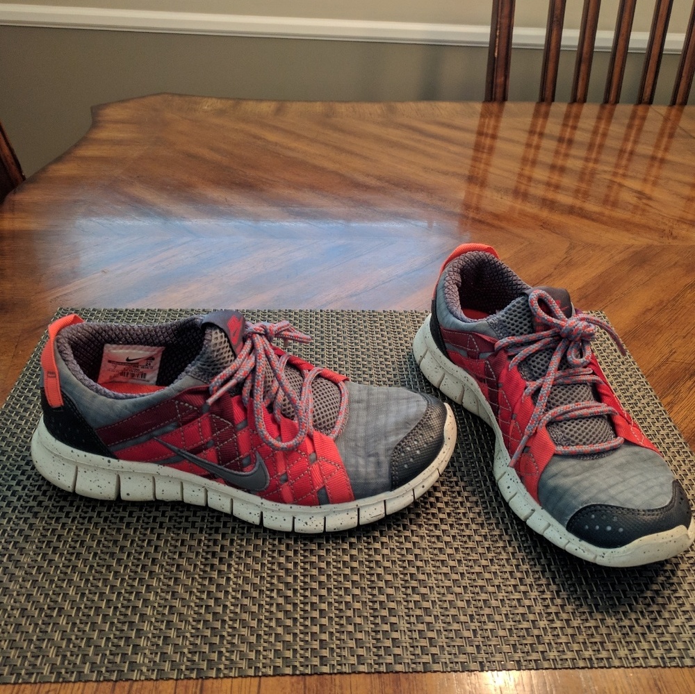 Women size 7 Nike sneakers