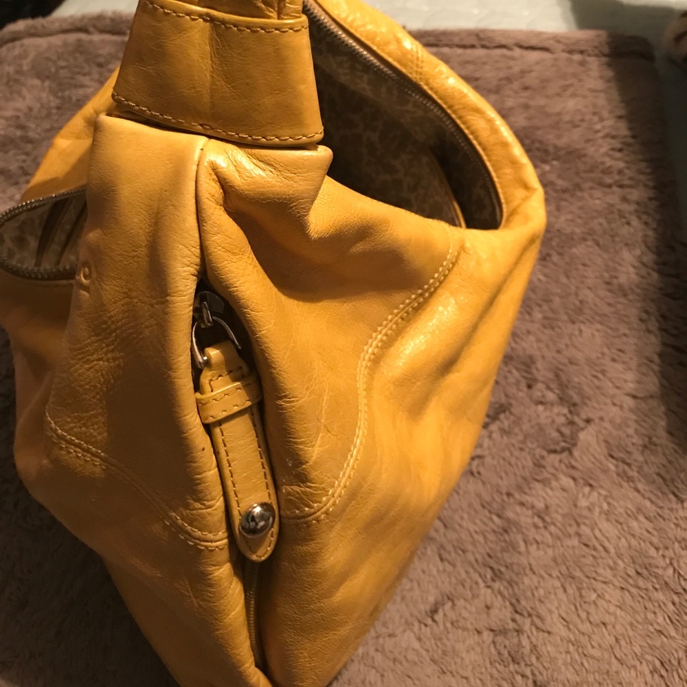 Handbag - Picture 3 of 5