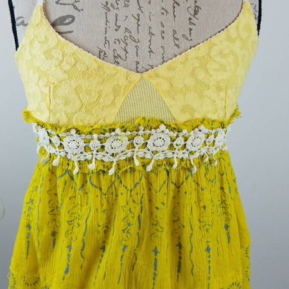 Free People Tops - FREE PEOPLE MEDIUM YELLOW SPAGHETTI STRAP BLOUSE