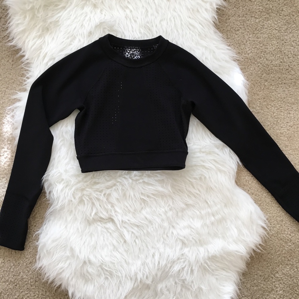 Lululemon paddle crop top