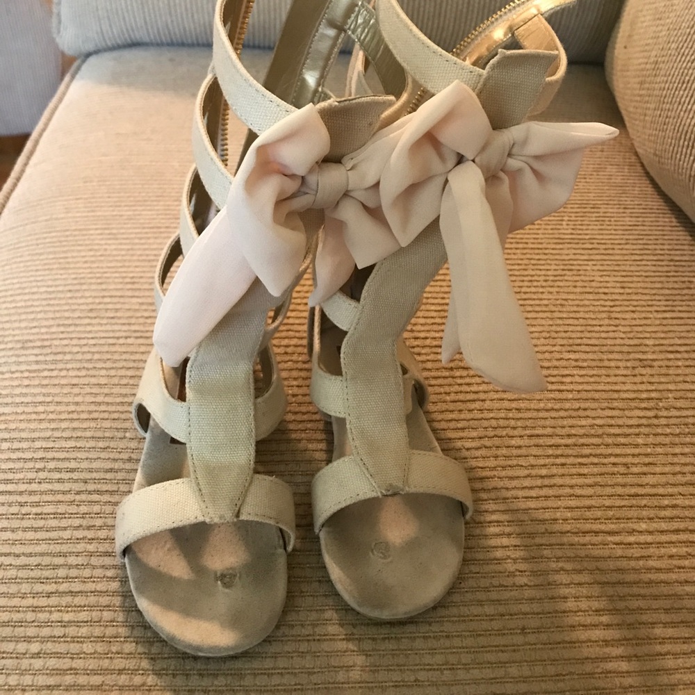 Joyfolie sandals