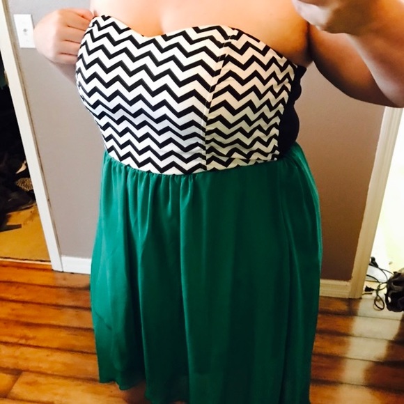 Strapless cheveron dress - Picture 4 of 4