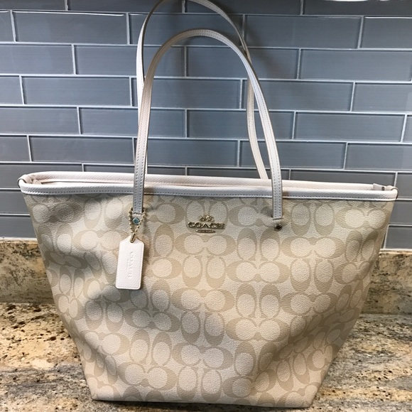 Coach tote - Picture 1 of 7