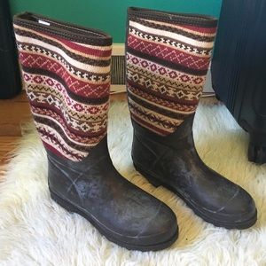 FINAL PRICE: Rain boots with knit sweater design
