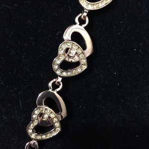 Rose gold heart shapes in bracelet