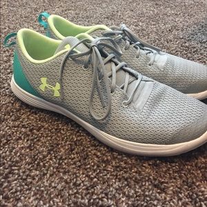 Kids Under Armour Sneakers Woman's 8