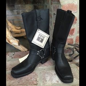 NEW Frye Harness Boots. Size 8. Black