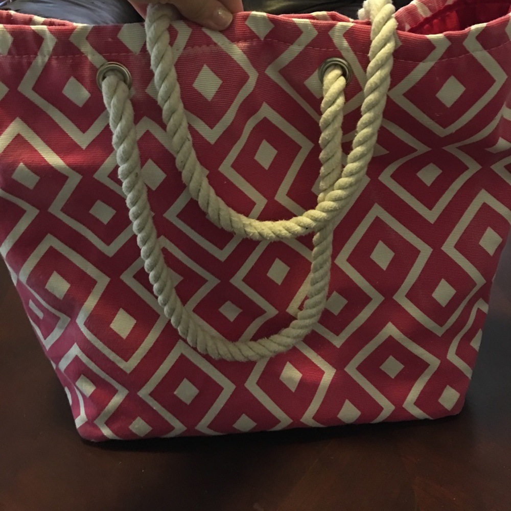 Diamond designed beach bag