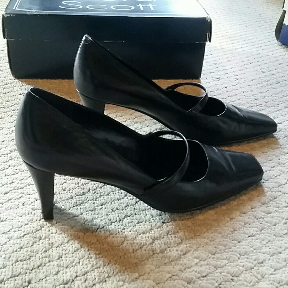 Simple black closed toe heels