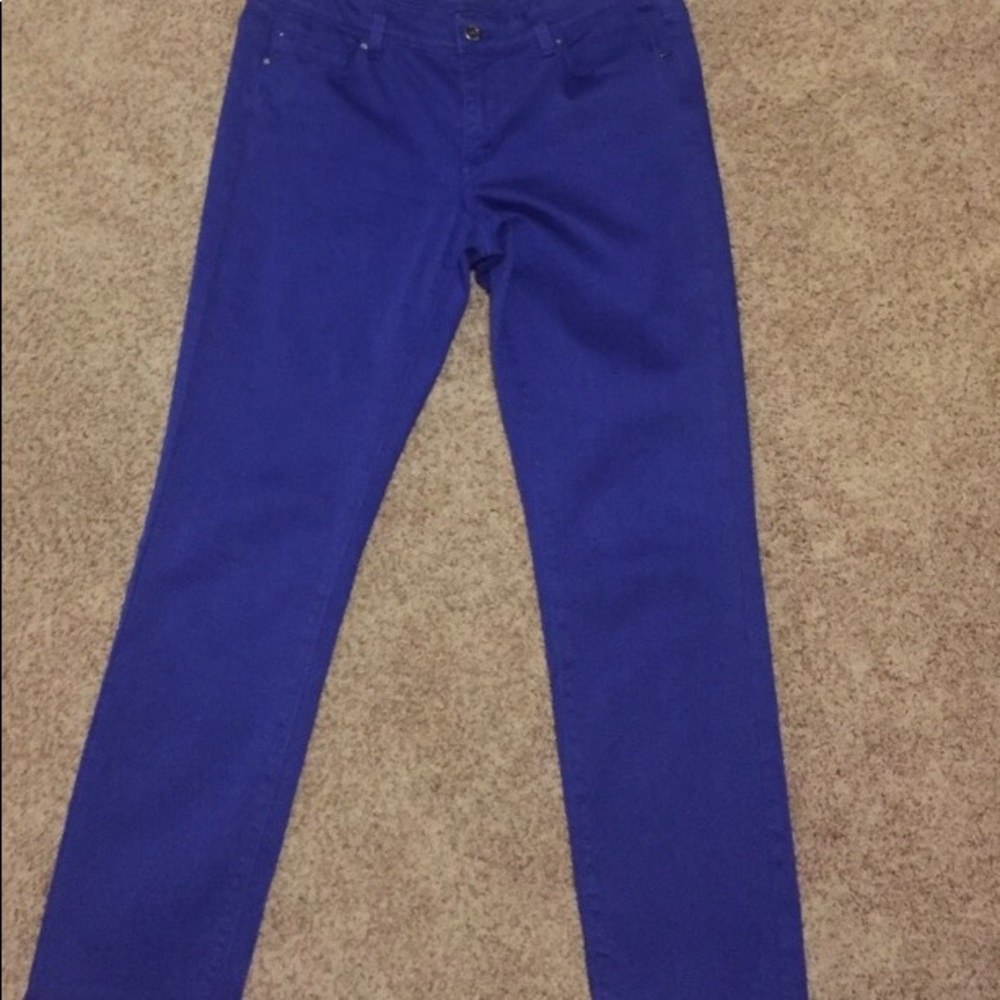 💠WHITEHOUSE BLACK MARKET SZ 8 ANKLE JEANS❤️