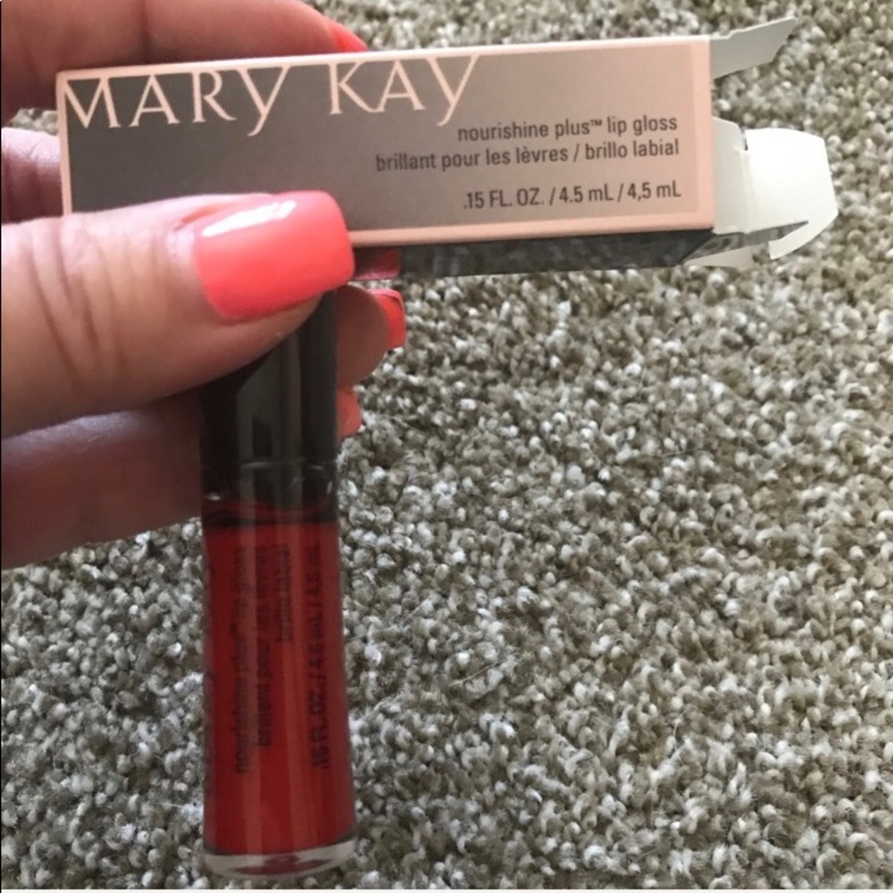 Mary Kay nourishine plus lip gloss