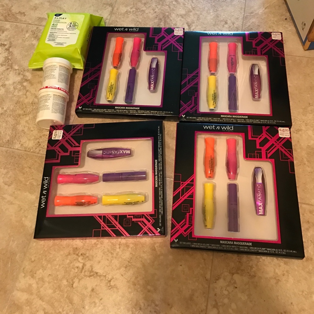 Bundle of Wet&Wild gift set& Almay makeup remover