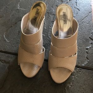 Blush pink strappy sandals 💃🏻