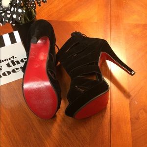 ⭐️⭐️⭐️SALE⭐️⭐️⭐️.New designer red bottom shoes