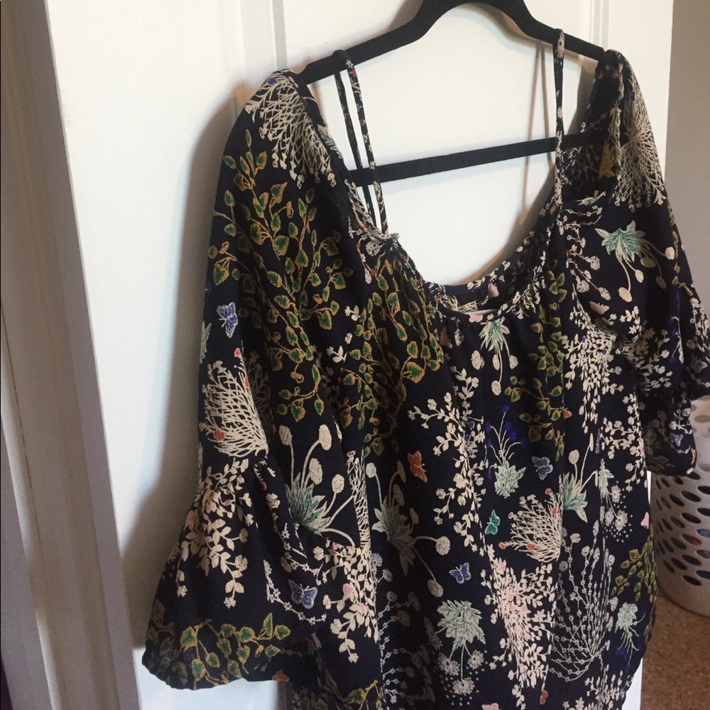 Stitchfix cold shoulder top