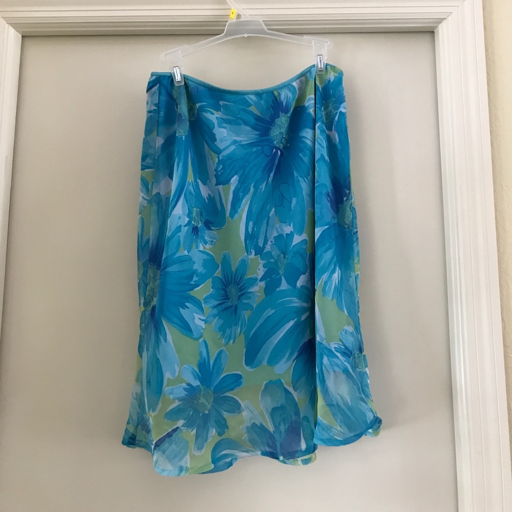 Beautiful summer skirt.