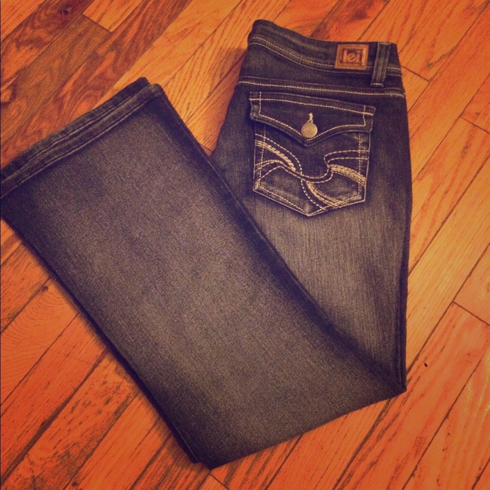 L.E.I. "Sophia" Jeans
