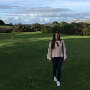 Meet your Posher, Alexandra