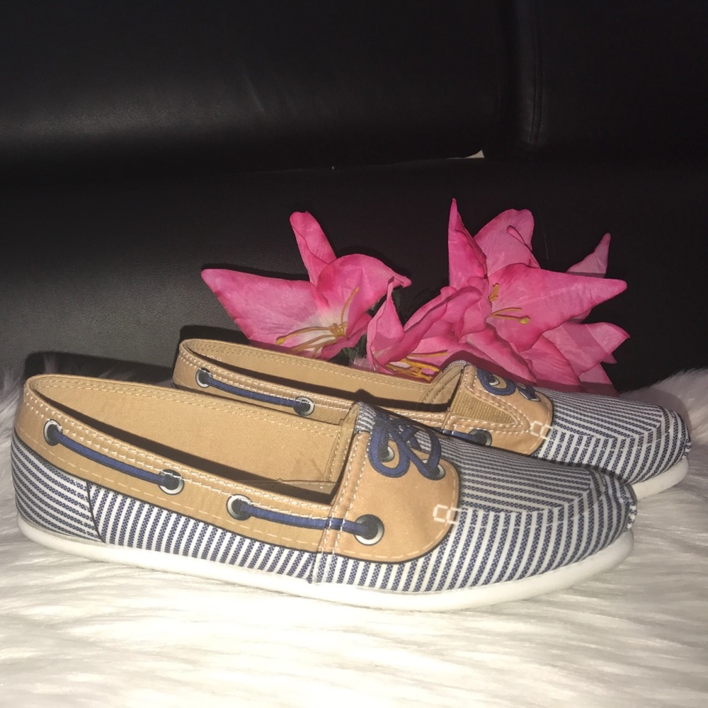 Striped Boat Illusion Slip-ons
