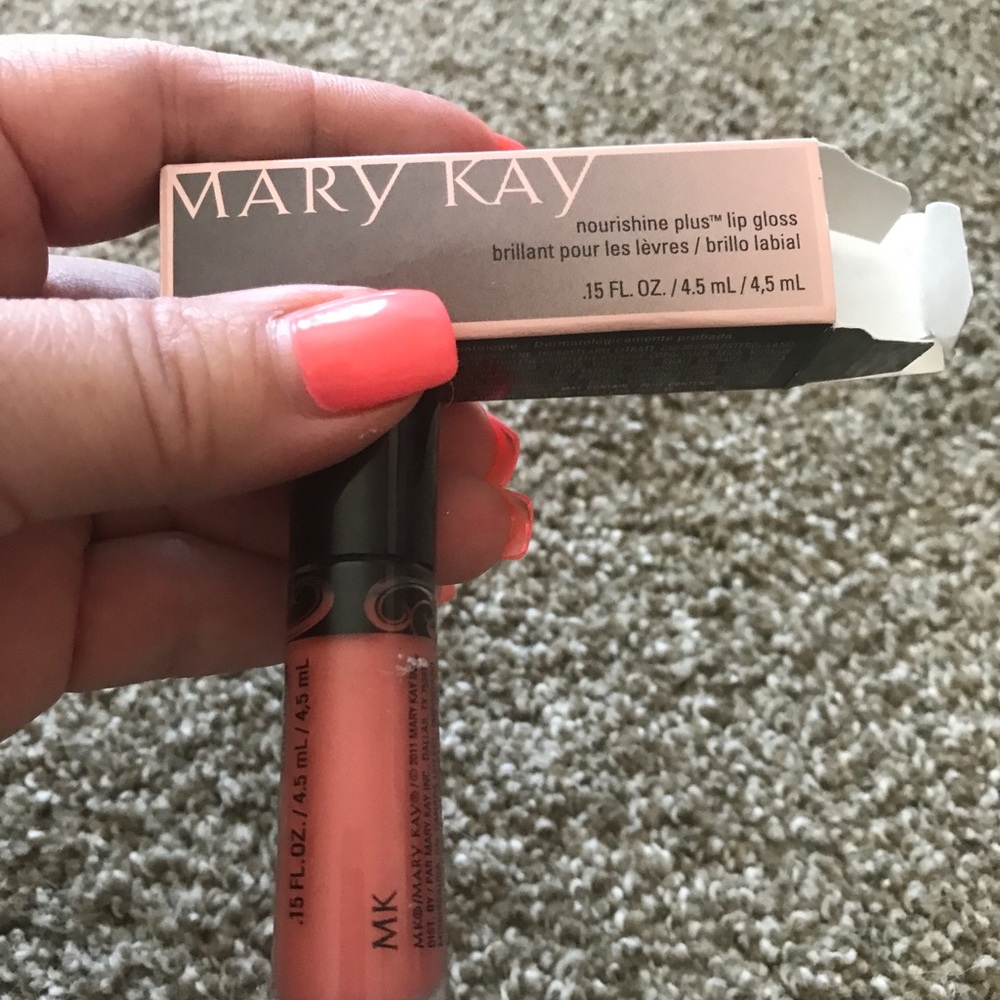 Mary Kay nourishine plus lip gloss