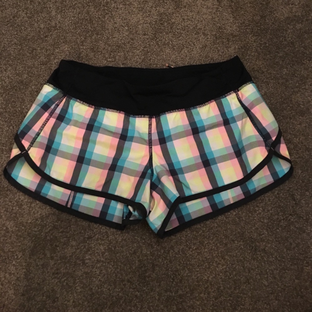 Lululemon 2-Way Stretch Size6 Wee Wheezy FirmPrice