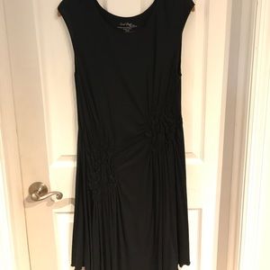 Sleeveless black dress