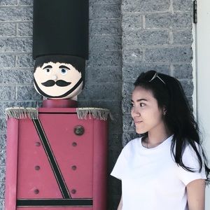 Meet your Posher, Linh