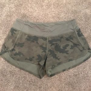 Lululemon Speed Short 4-Way Size 6