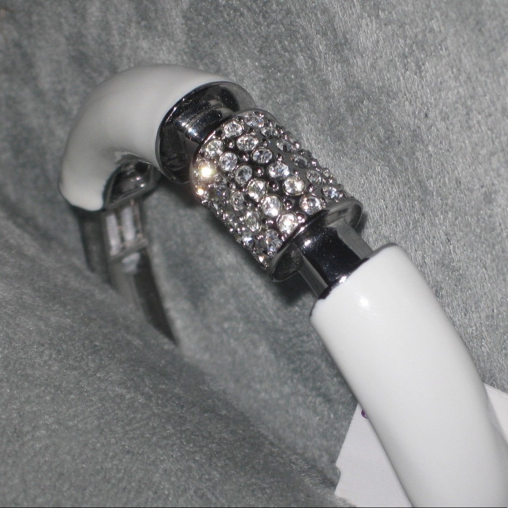 White stretch bangle - Picture 6 of 8