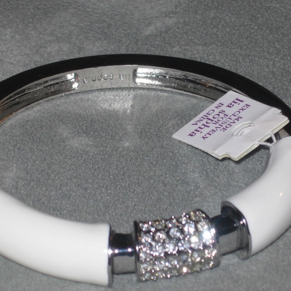 White stretch bangle - Picture 3 of 8