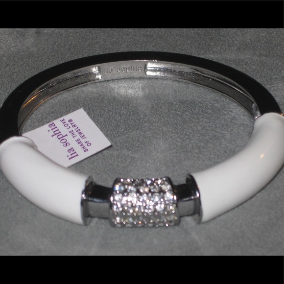 White stretch bangle - Picture 4 of 8