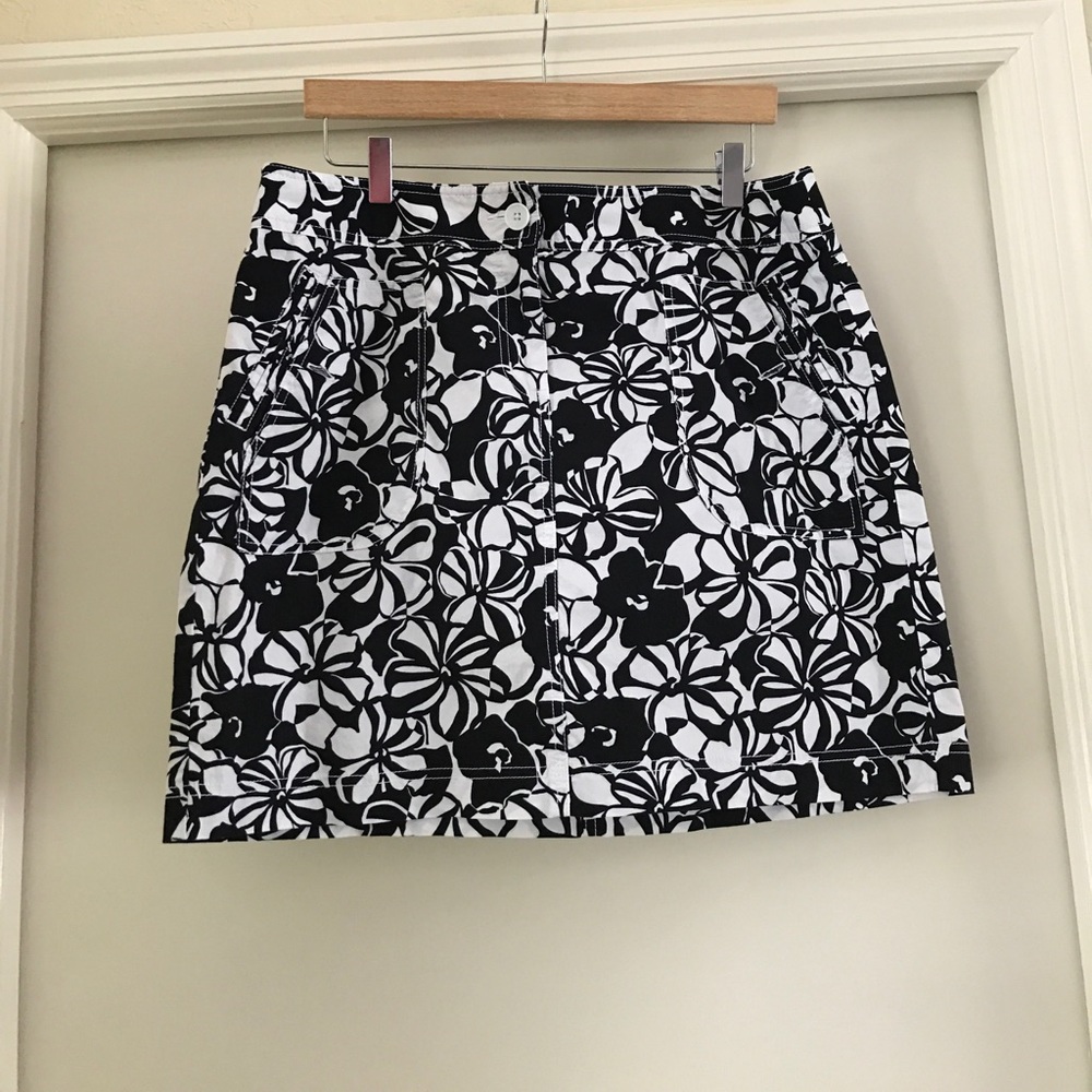 Lightly used Authentic Ann Taylor skirt