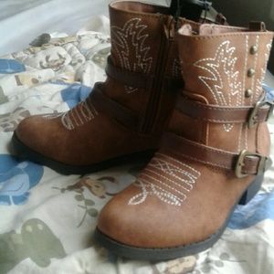 Girl's Boots