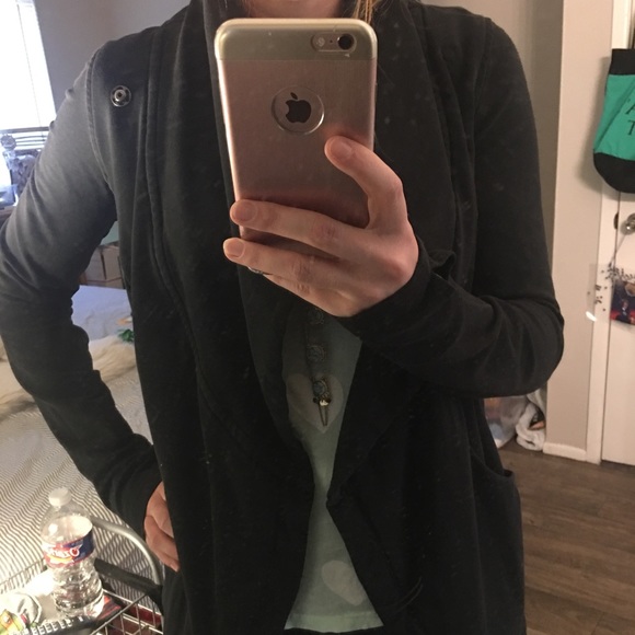 Lululemon Wrap Jacket - Picture 8 of 8