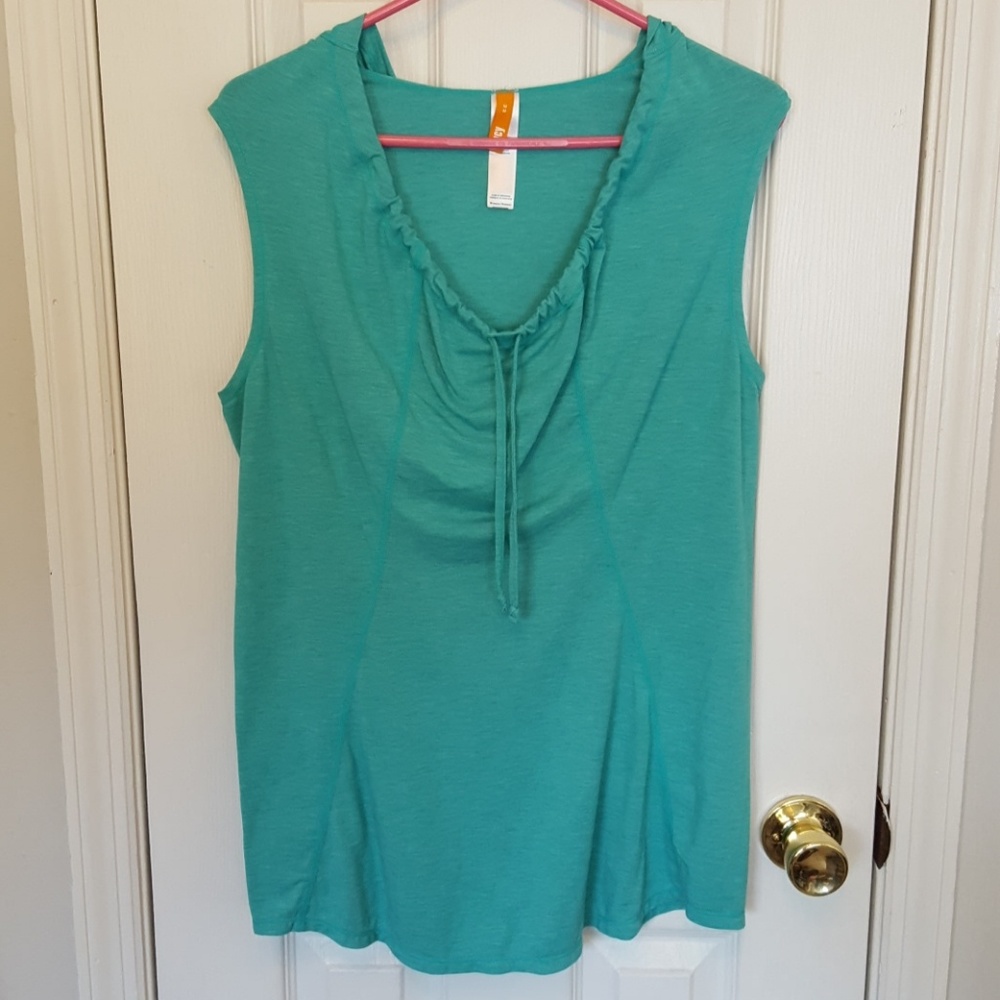 DONTATED**** hooded top