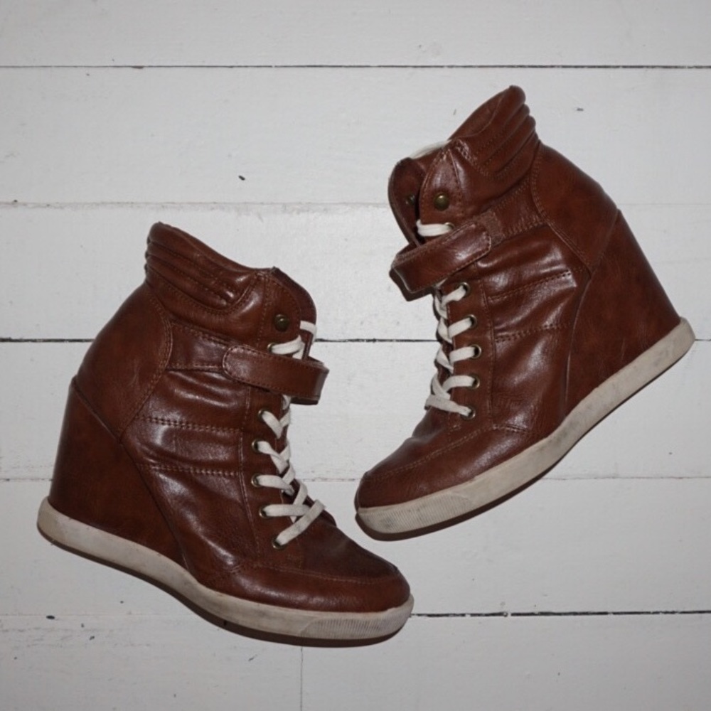 Steve Madden wedge leather sneakers