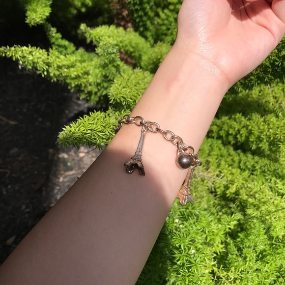 Eiffel towers bracelet - Picture 3 of 3