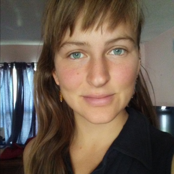 Meet your Posher, Leah - Picture 1 of 1