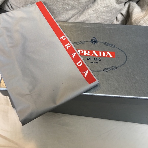 Prada flats in grey leopard print patent leather - Picture 4 of 6