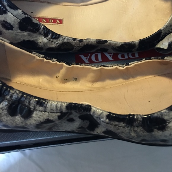 Prada flats in grey leopard print patent leather - Picture 6 of 6
