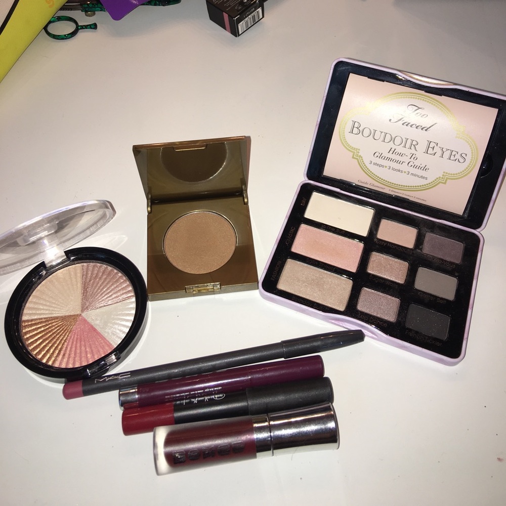 Makeup bundle