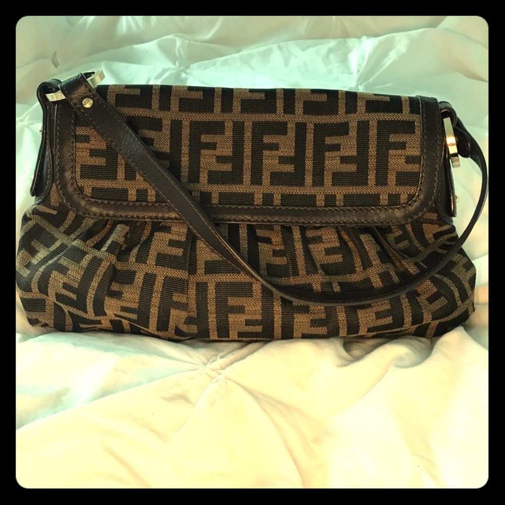 💕💕FENDI Zucca Handbag💛