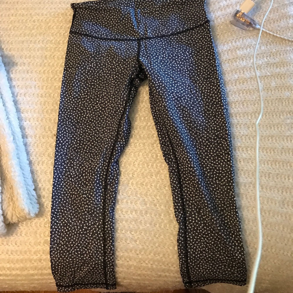 Lululemon cropped pants