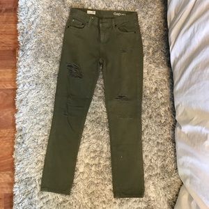 GAP army green girlfriend jeans 26r