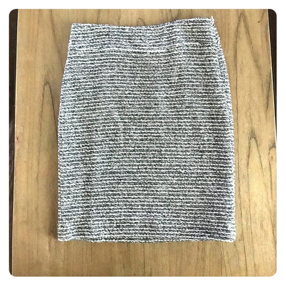 Super cute tweed skirt