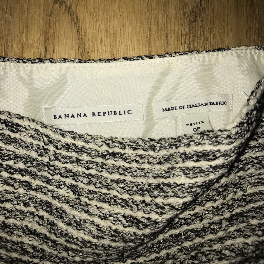 Super cute tweed skirt - Picture 2 of 2