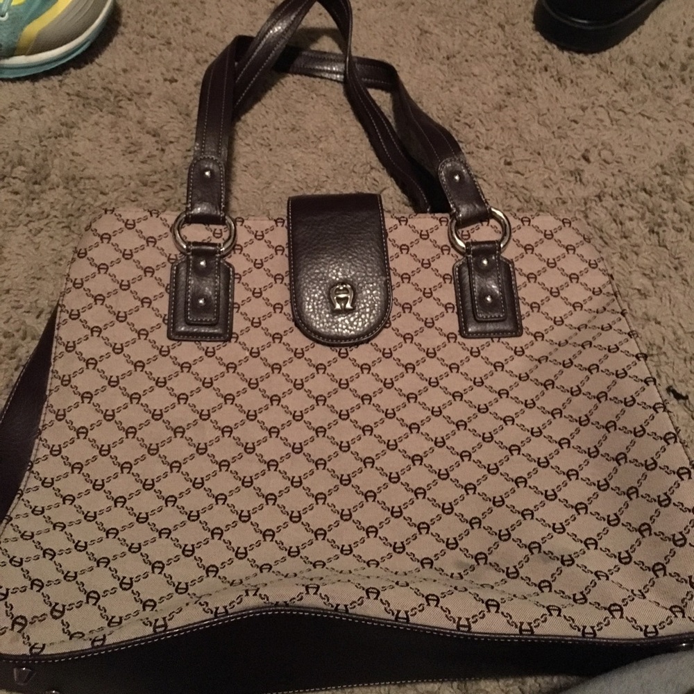 Etienne Aigner tote