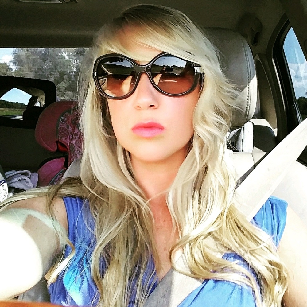 Meet your Posher, Laura