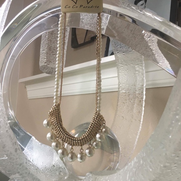 Brand new faux pearl gold necklace - Picture 2 of 2