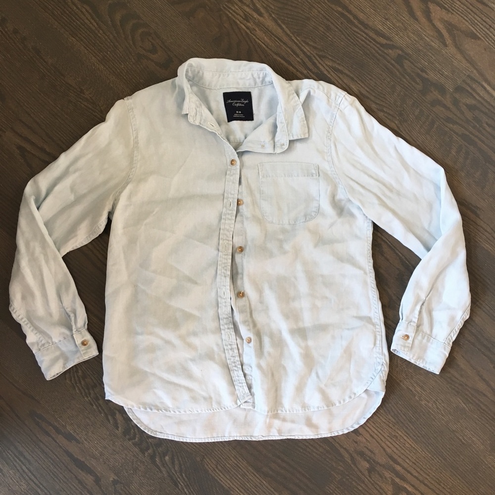 American Eagle Lightweight pastel button down